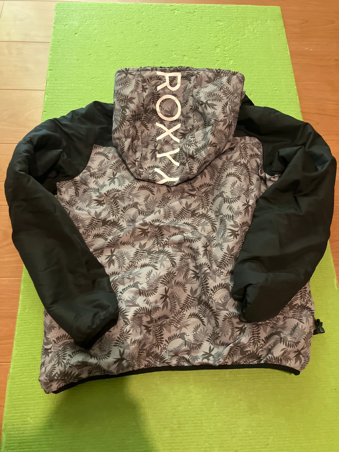ロキシー ジャケット リバーシブル　Mサイズの写真2枚目