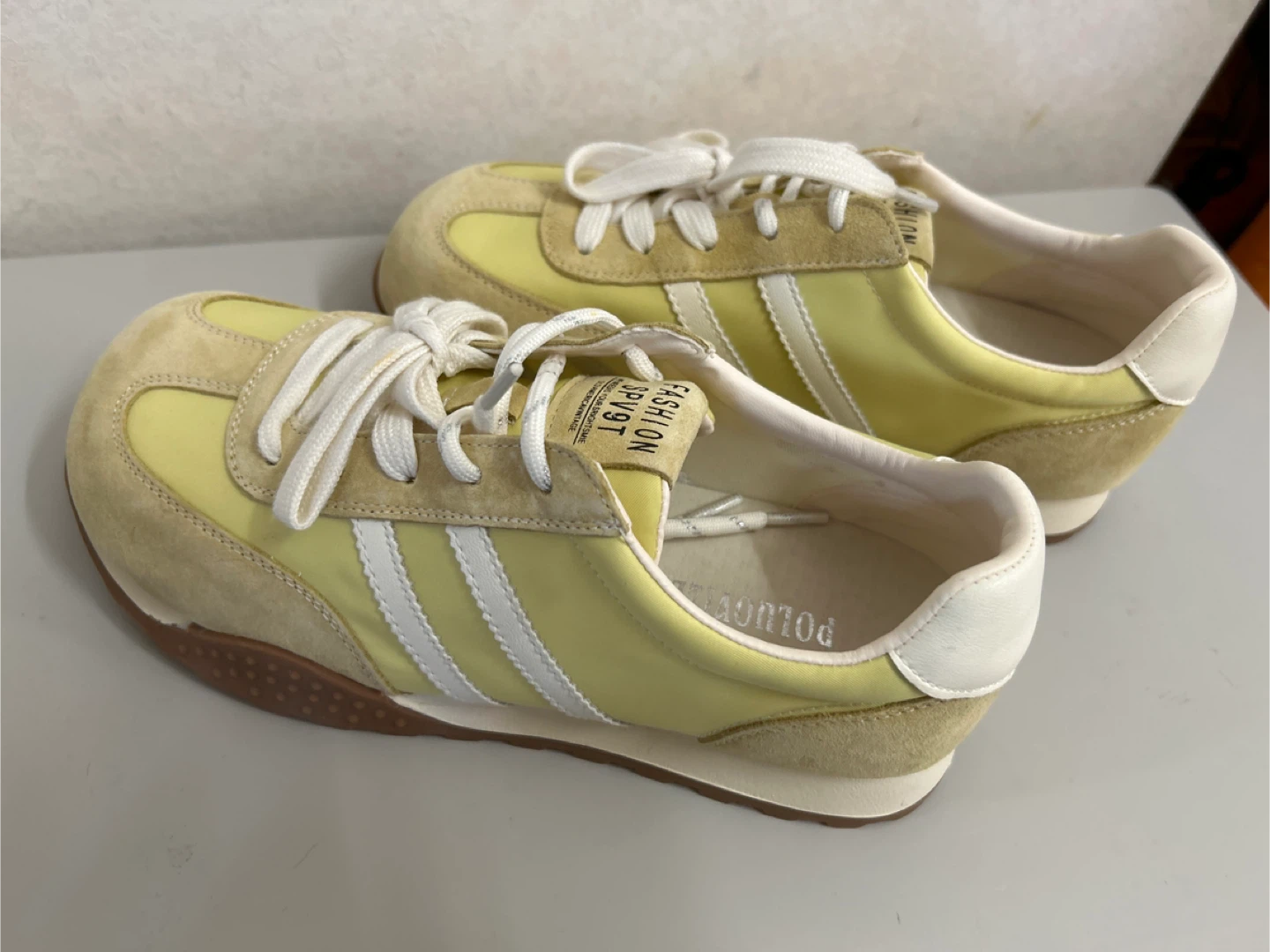 ファッション スニーカー　23.5センチ
