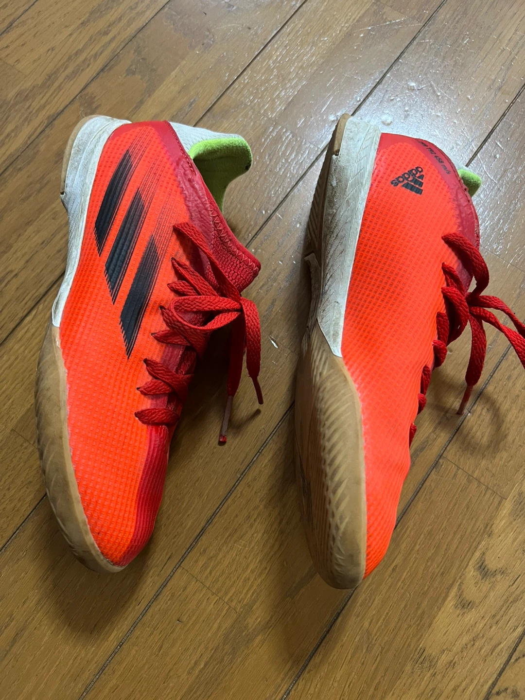 アディダス サッカーシューズの写真2枚目