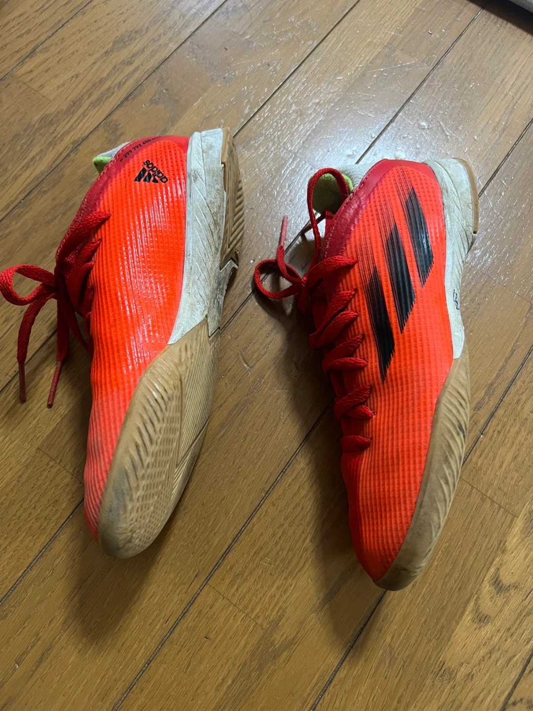 アディダス サッカーシューズの写真3枚目