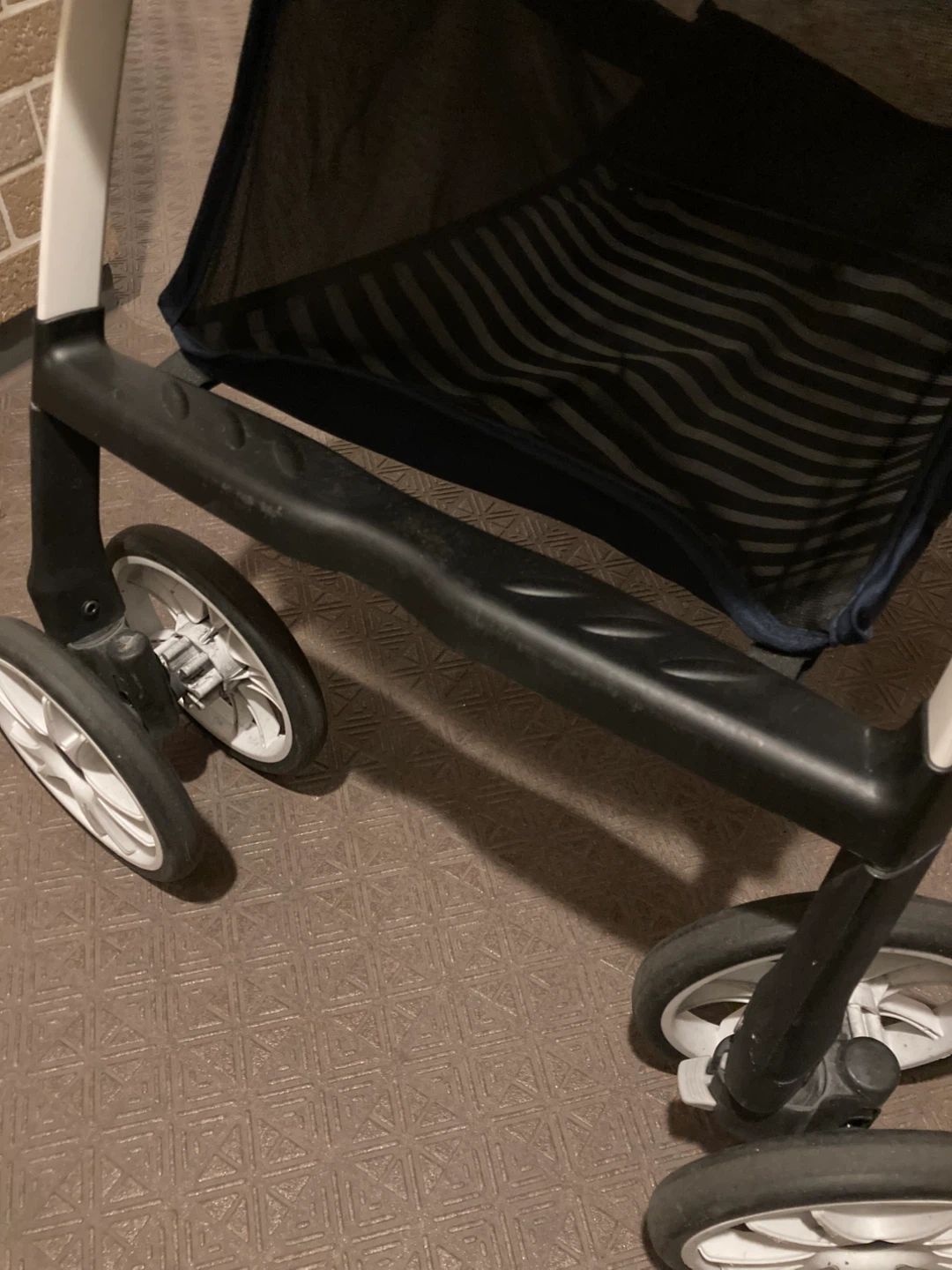 西松屋 ベビーカー スマートエンジェル デヨーネ レジェ 軽量の写真3枚目
