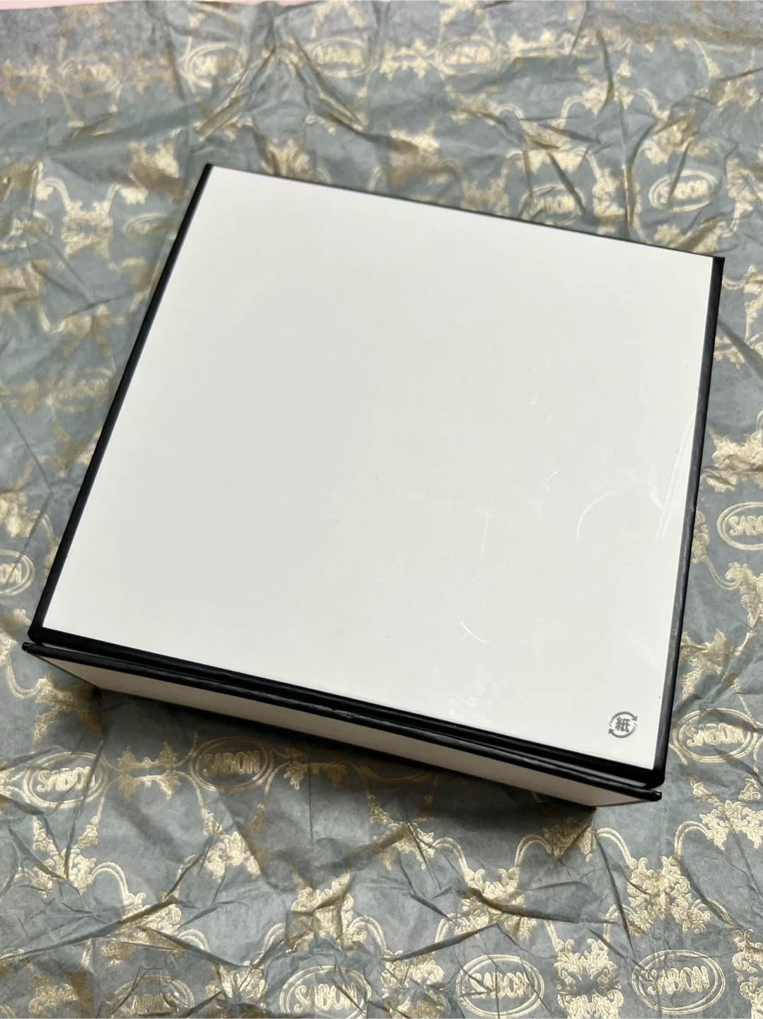 17日に処分します CHANEL 空箱の写真2枚目