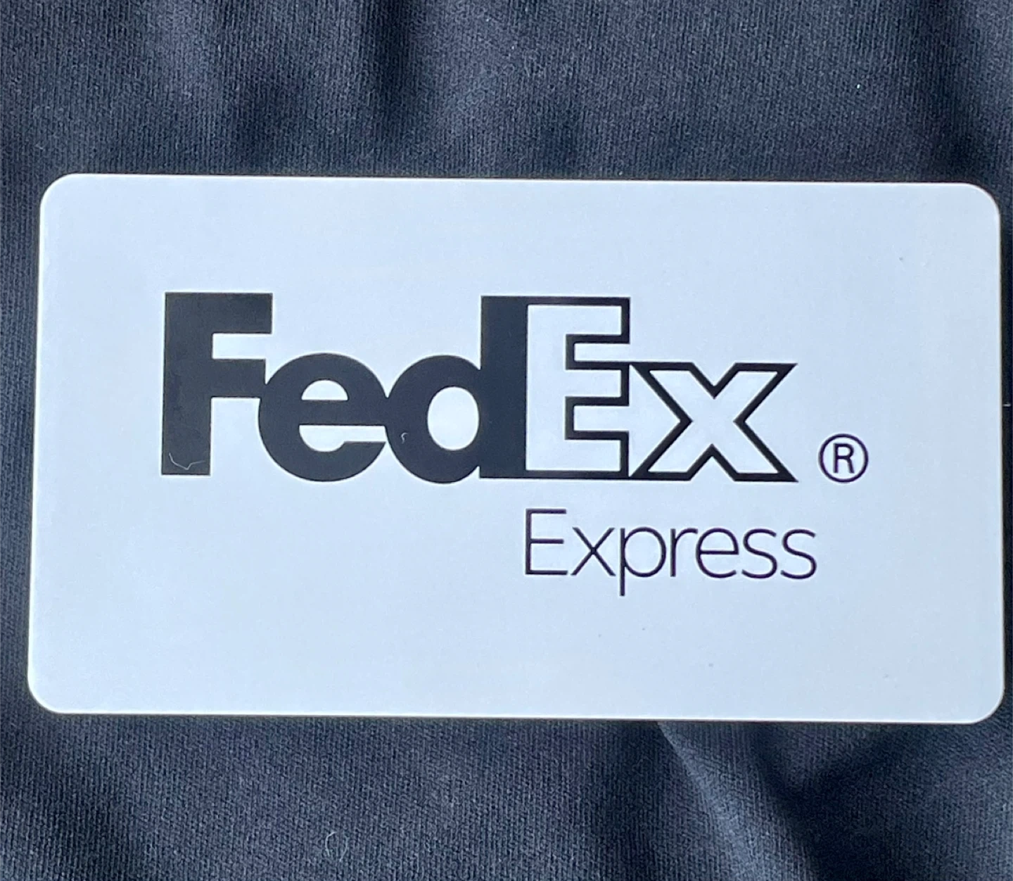 FedExロゴ入り Qi対応モバイルバッテリーの写真2枚目