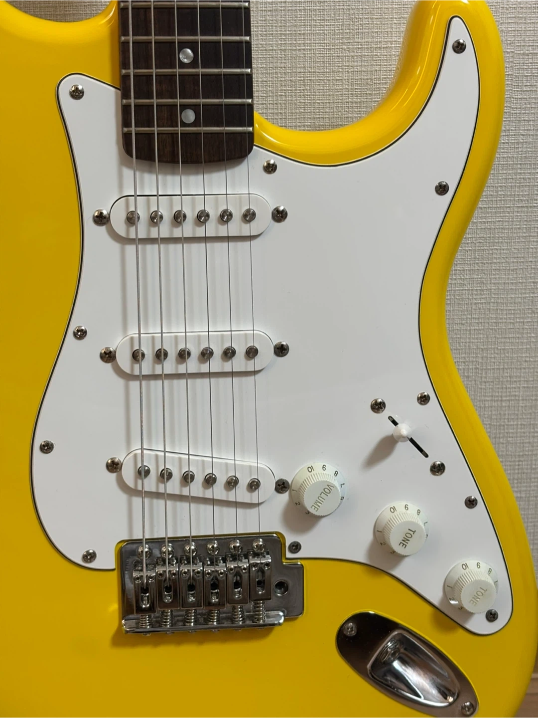 Squier Affinity Stratocaster エレキギターの写真2枚目