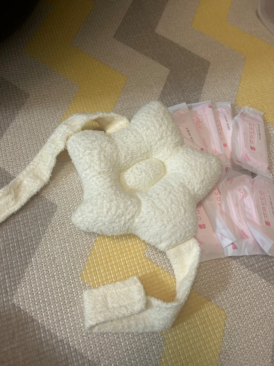 授乳ミニクッション星形&母乳パットの写真2枚目