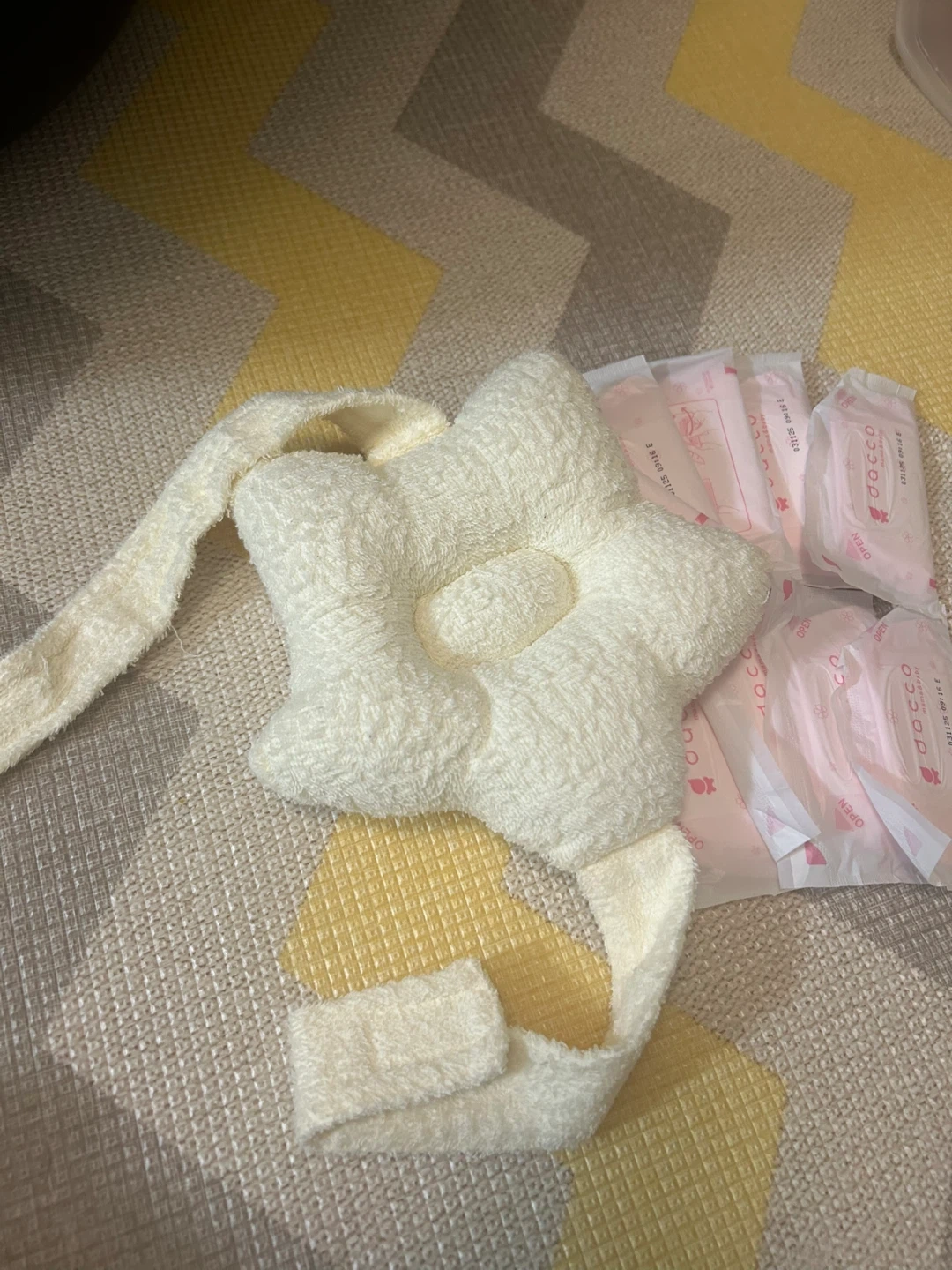 授乳ミニクッション星形&母乳パットの写真2枚目