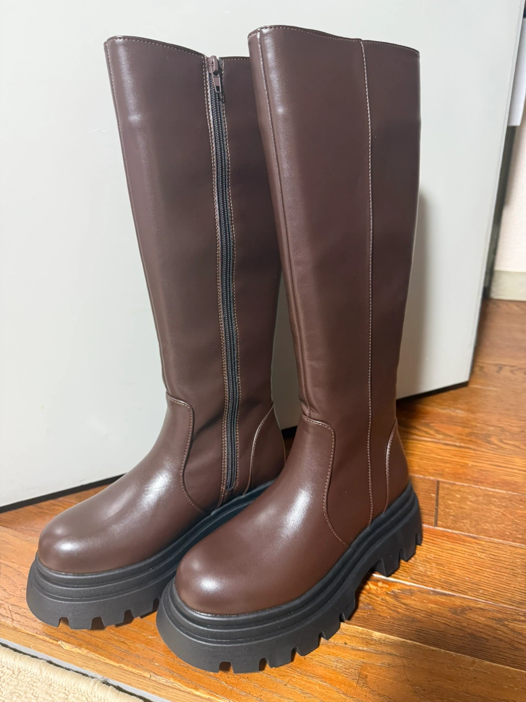 新品未使用　合成レザーブーツ
