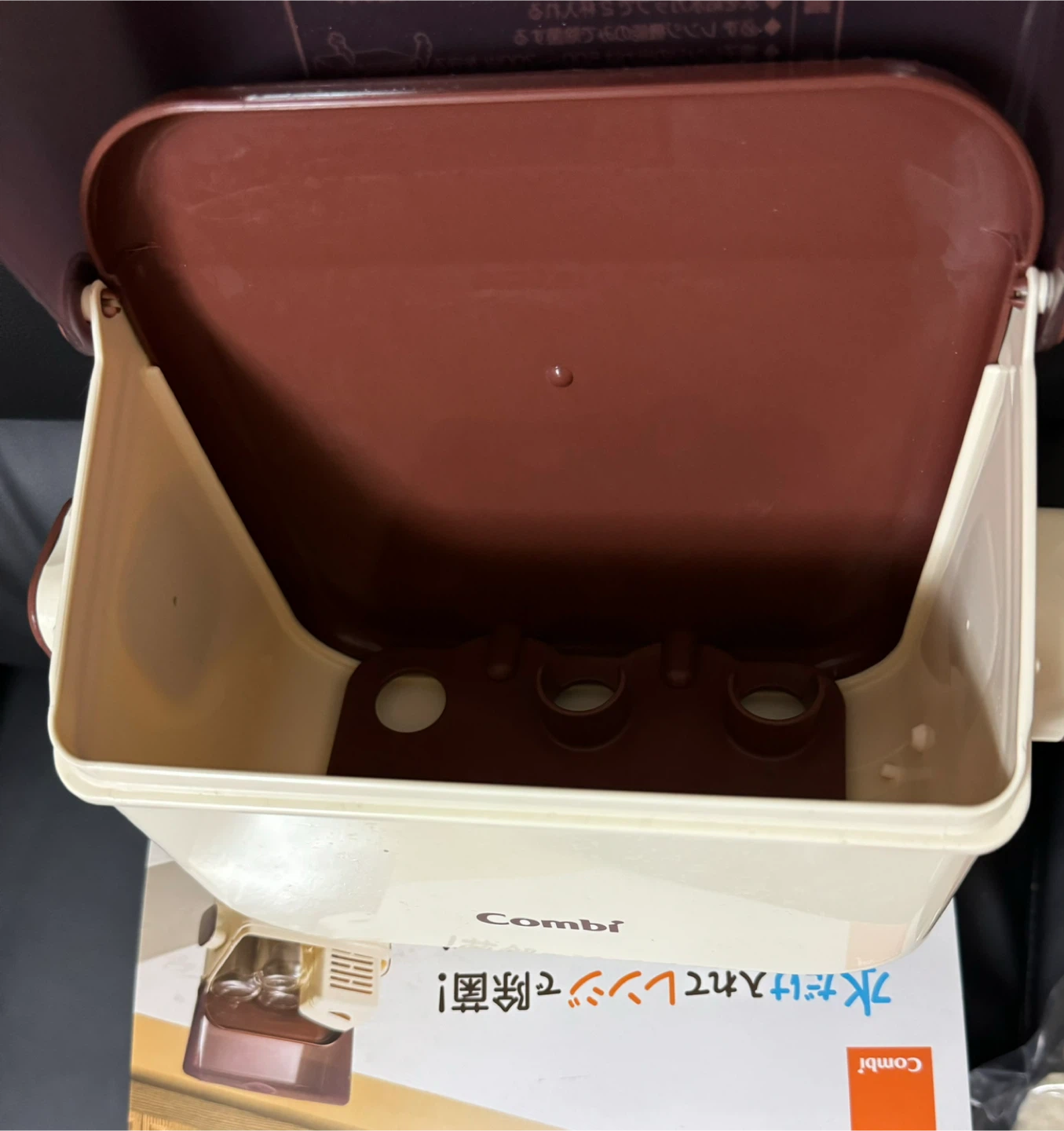 コンビ 哺乳瓶 除菌ケースの写真3枚目