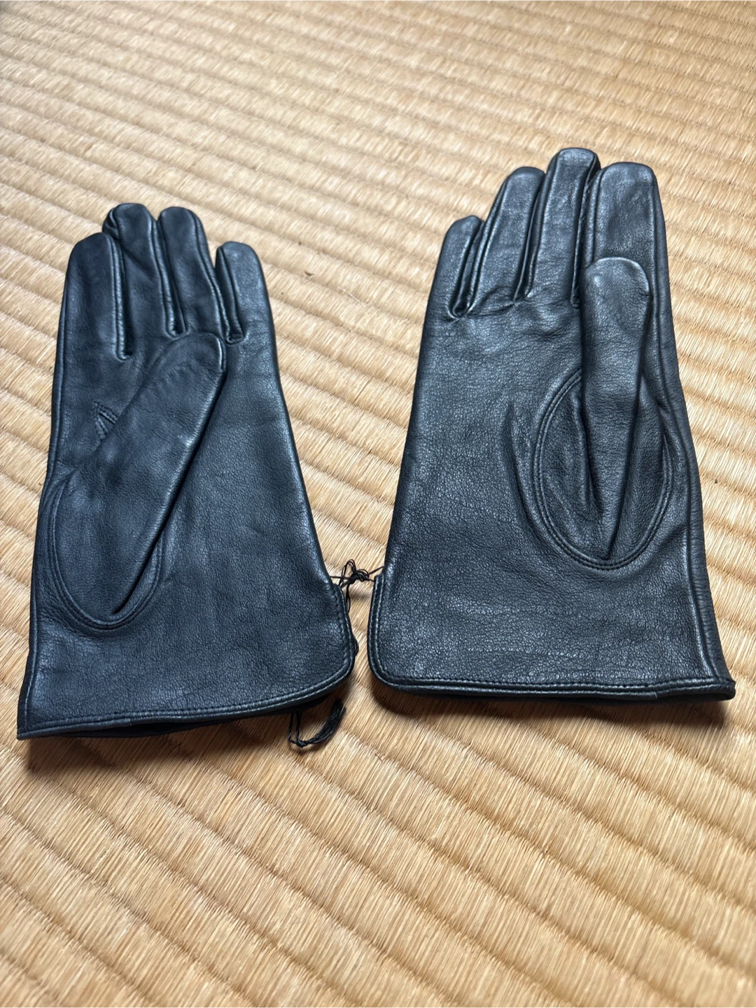 ユウキヨリオイル レザーグローブの写真2枚目