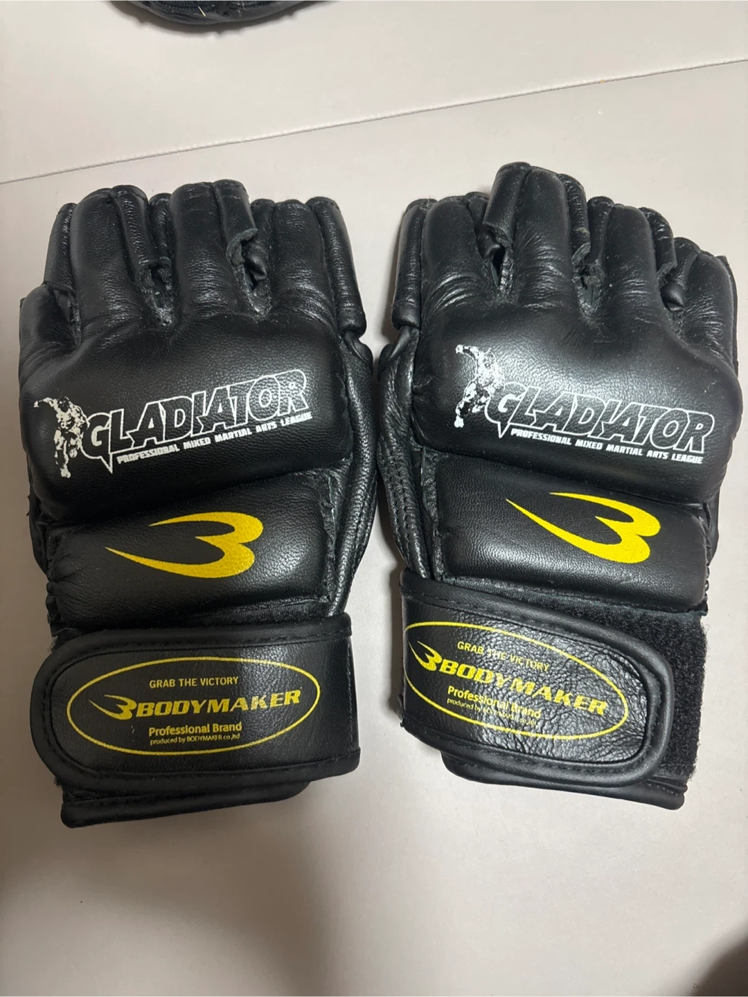 ボディメーカー グラディエーター MMAグローブ