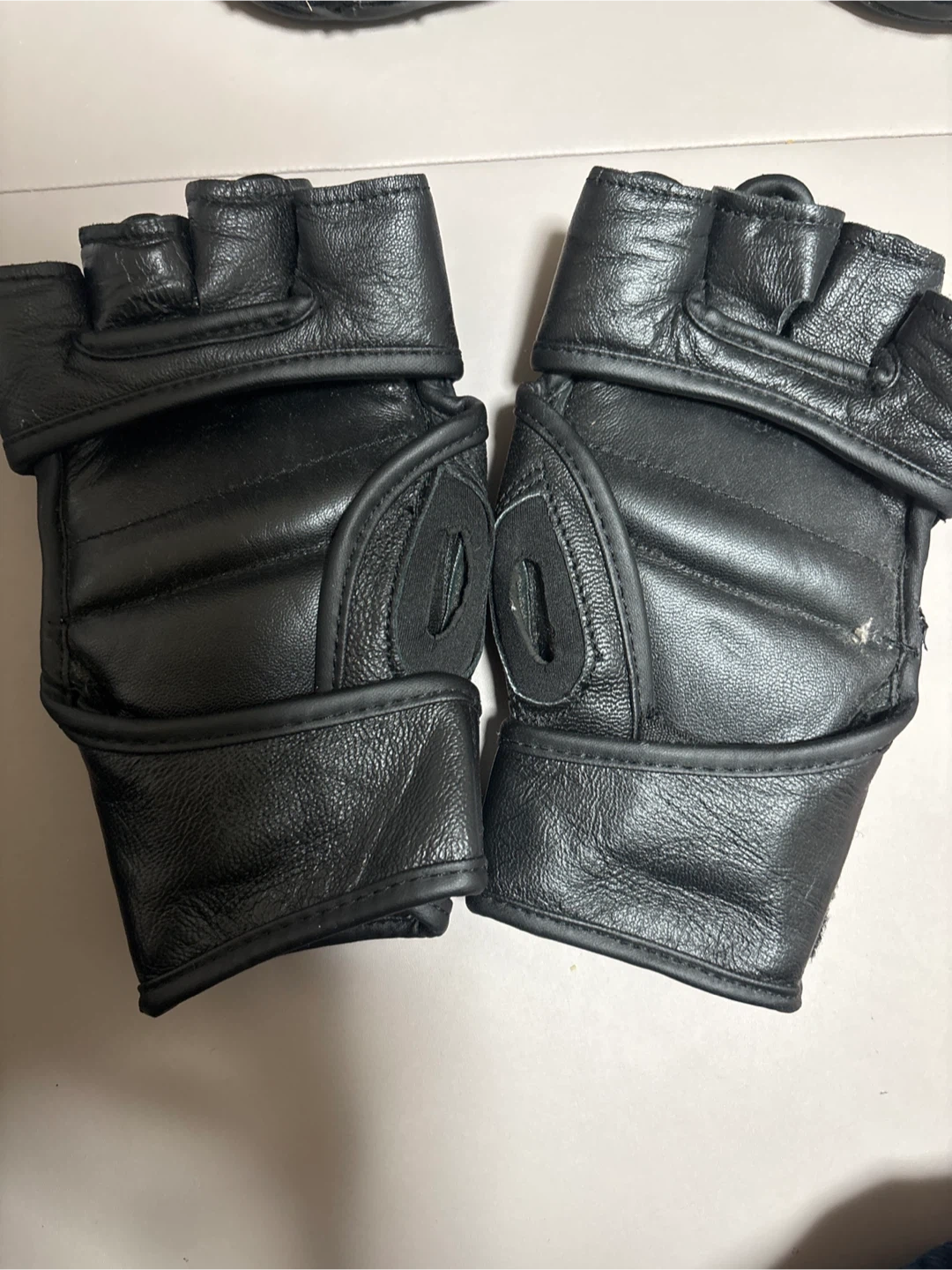 ボディメーカー グラディエーター MMAグローブの写真2枚目