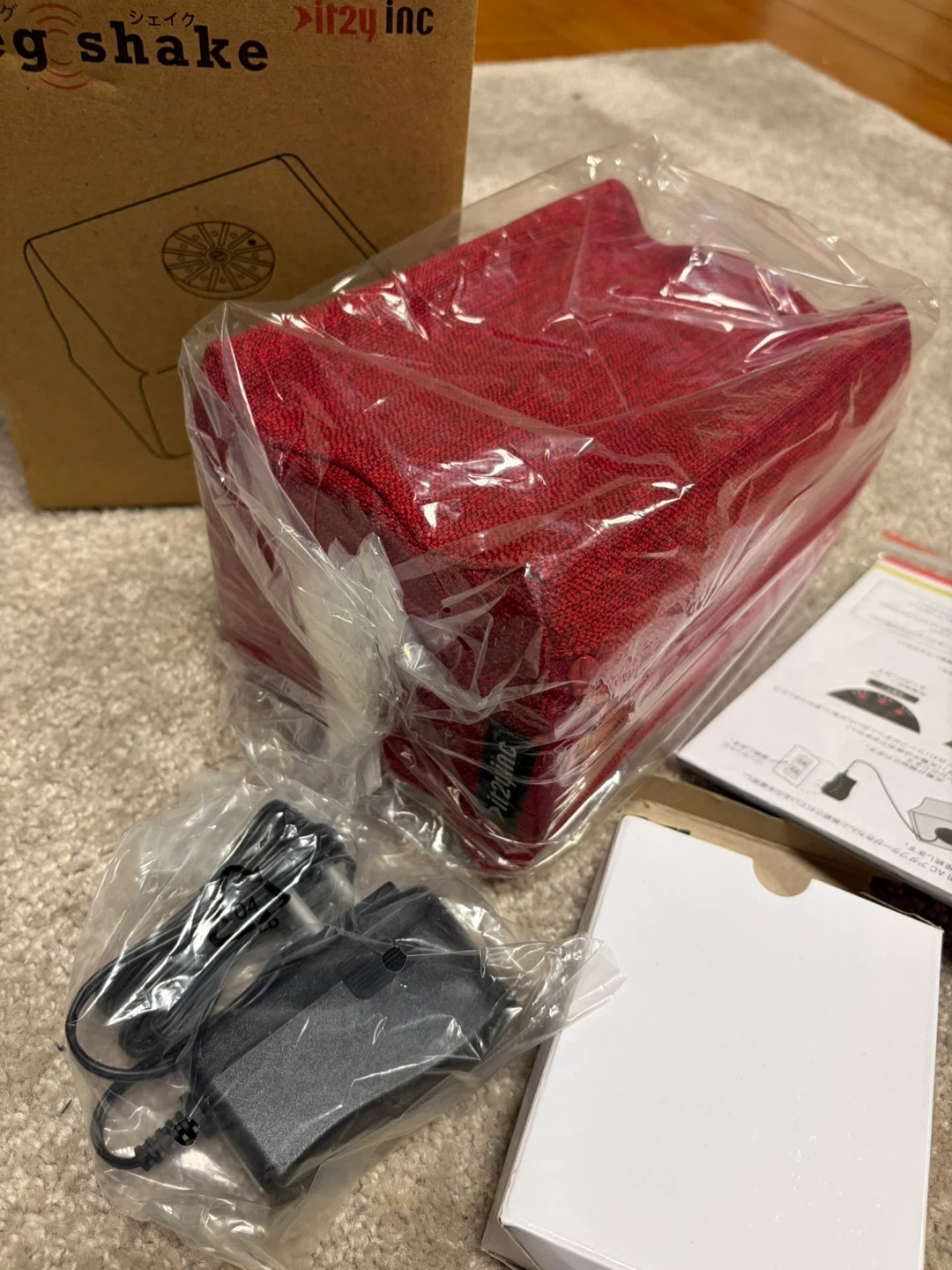 レッグシェイク 足マッサージ器 赤の写真3枚目