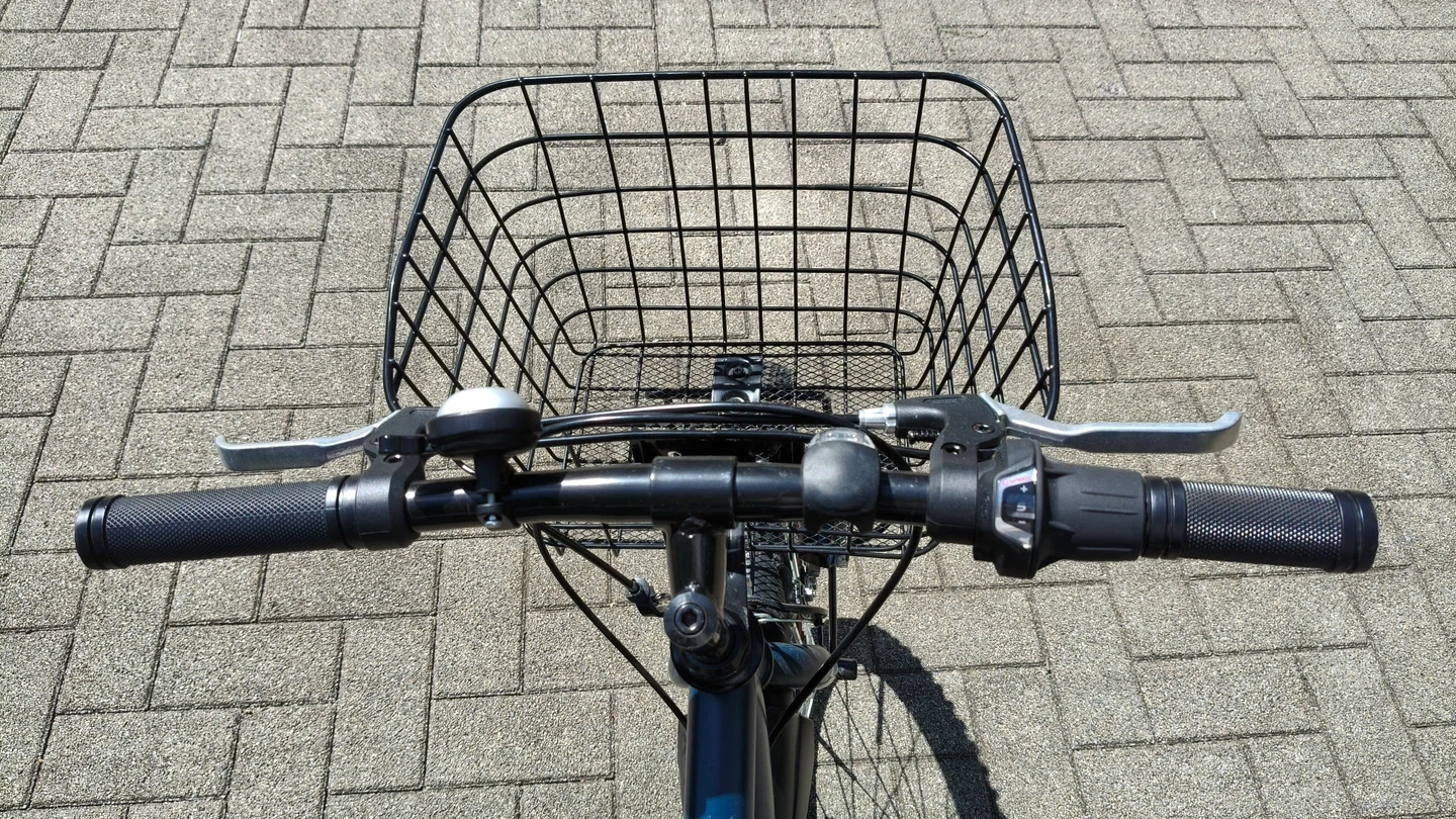 キッズ 自転車 22インチ ネイビーの写真4枚目