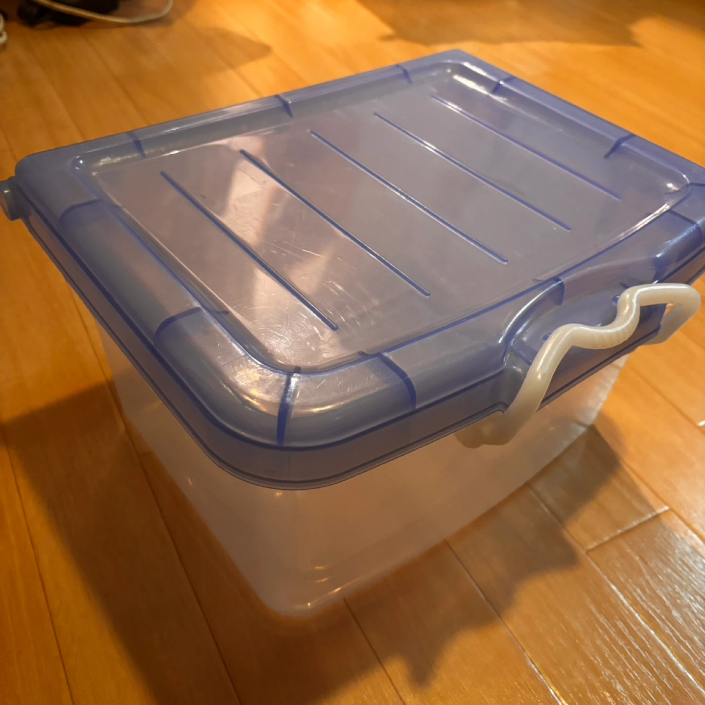 プラスチック製収納ボックスの写真3枚目