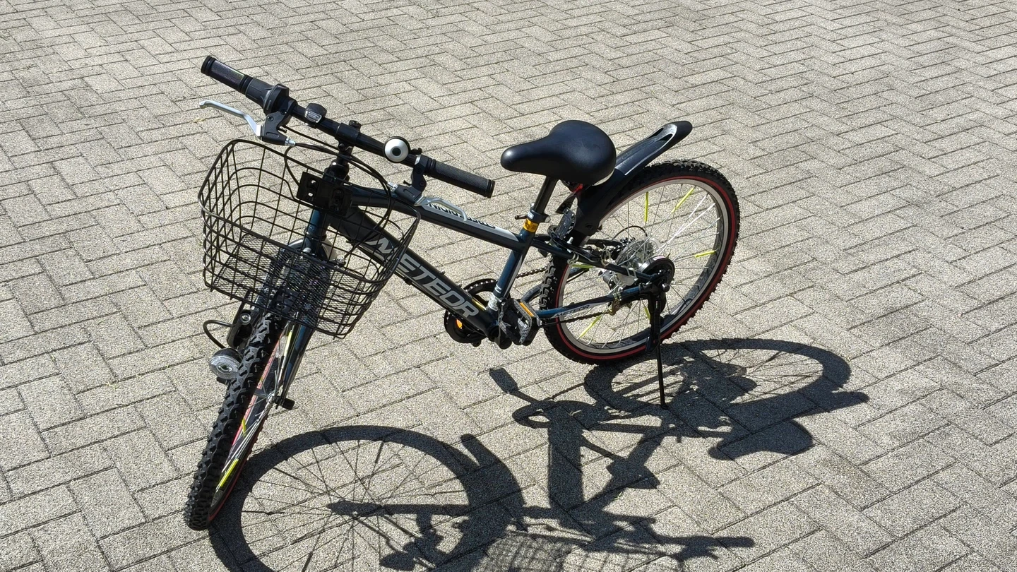 キッズ 自転車 22インチ ネイビーの写真2枚目
