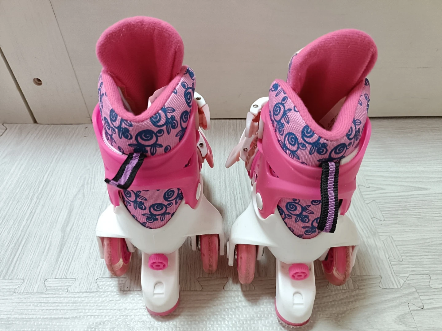 エスケート ローラースケート ピンクの写真3枚目