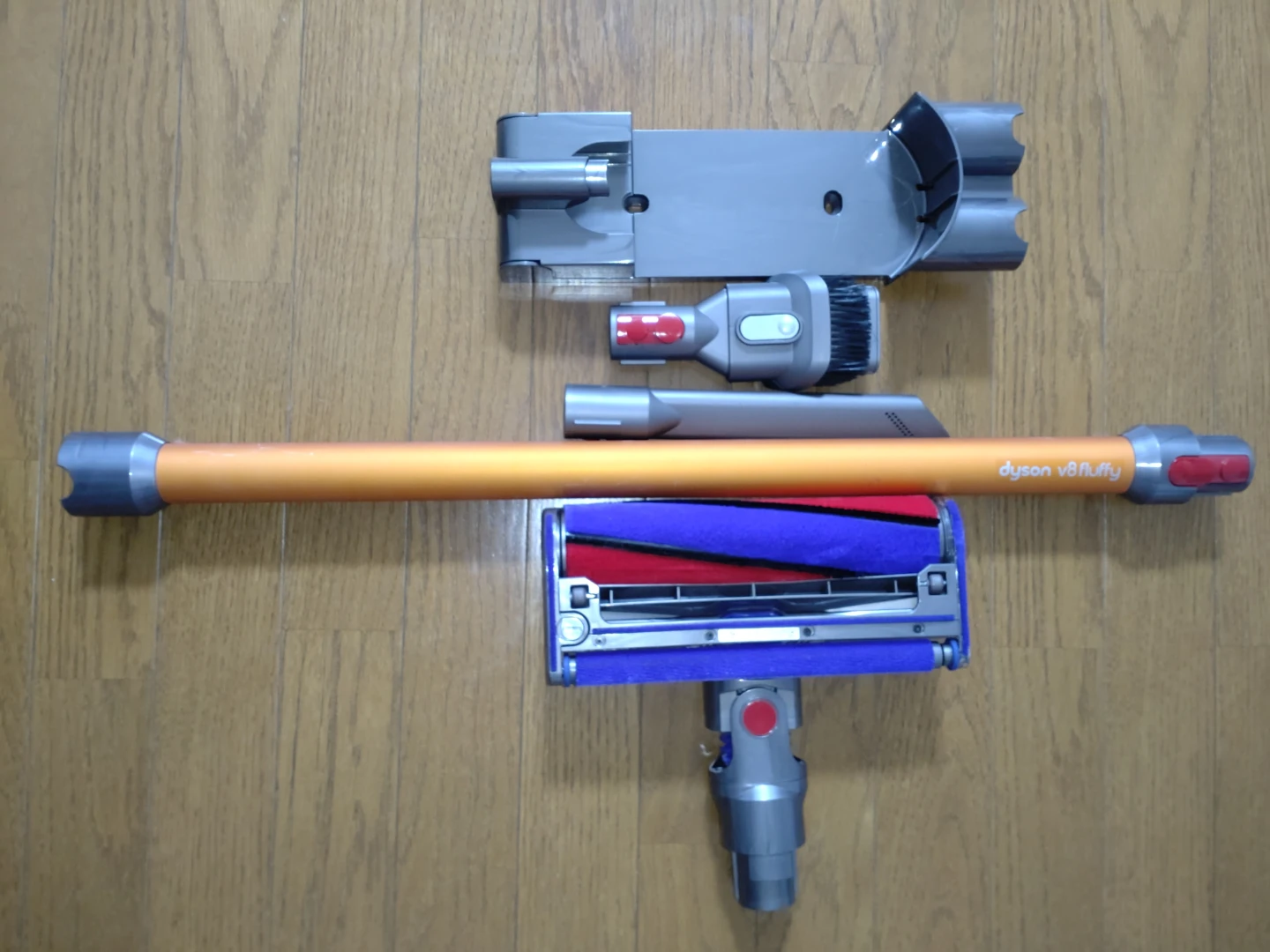(断捨離)ダイソン v8 Fluffy アタッチメント付属品 大掃除用に
