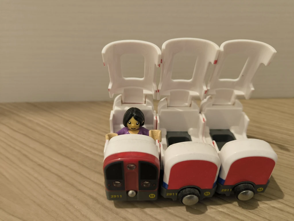 ブリオ おもちゃ 電車の写真3枚目