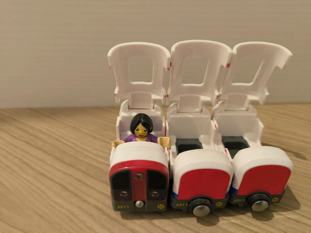 ブリオ おもちゃ 電車の写真3枚目
