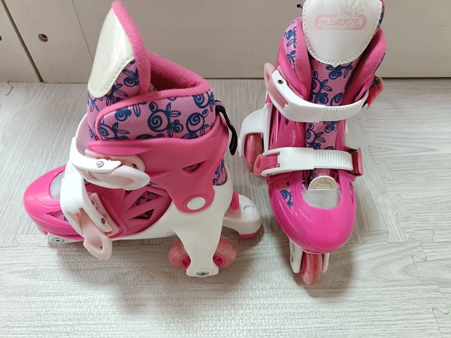 エスケート ローラースケート ピンクの写真2枚目