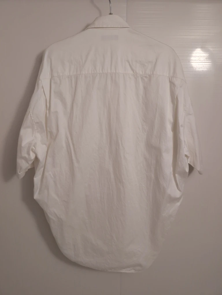 BALENCIAGA 白シャツ(半袖)の写真2枚目