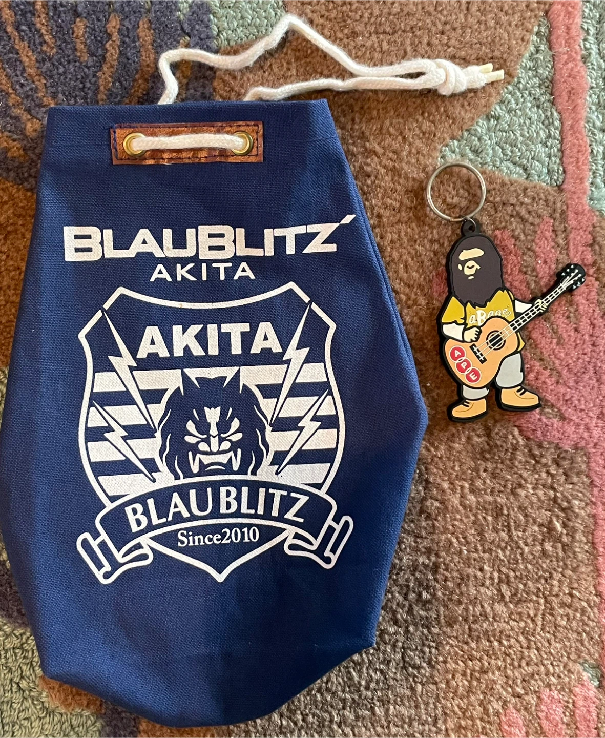 ブラウブリッツ秋田 巾着袋とAPEキーホルダー