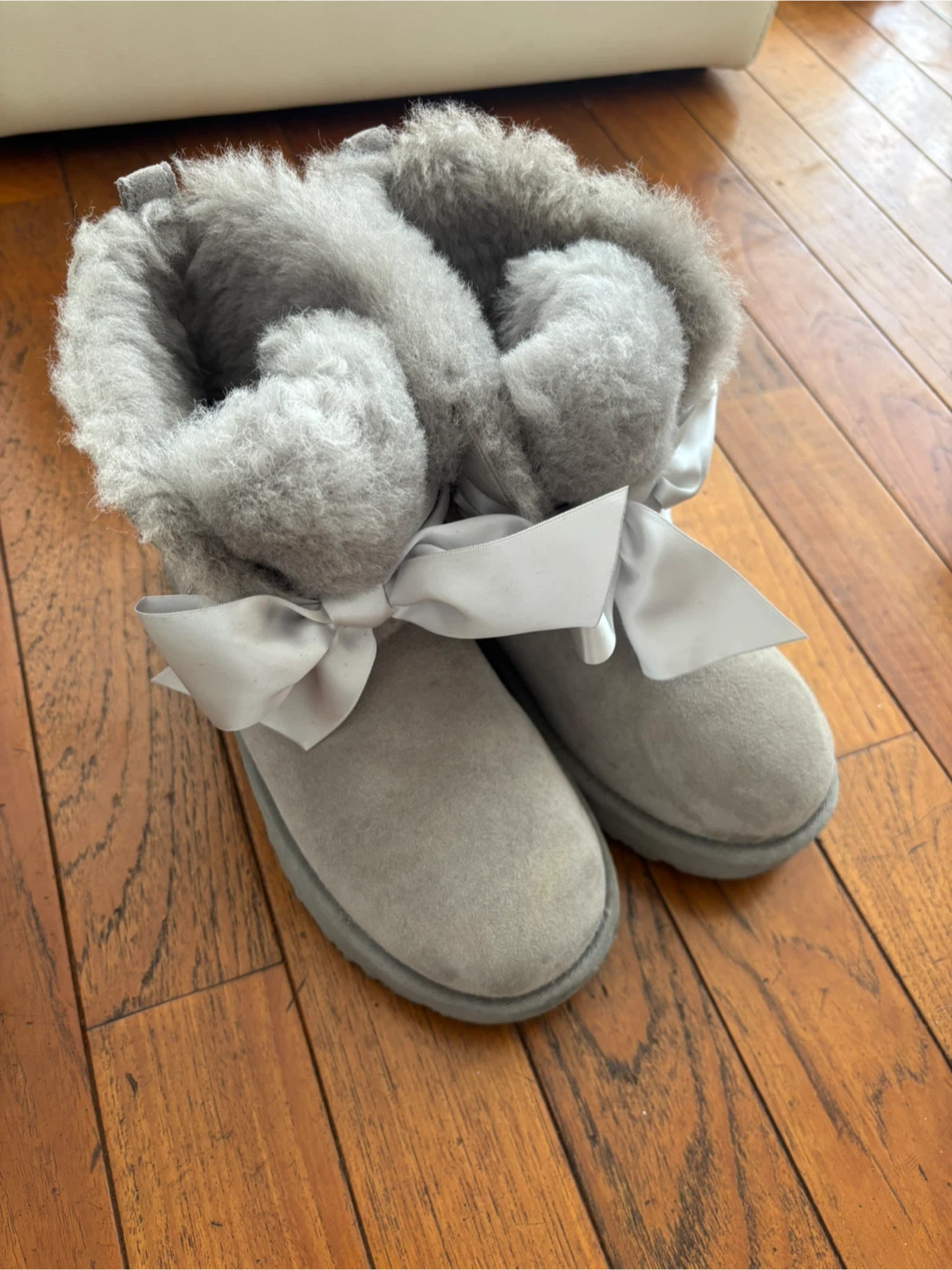 UGG  GITA BOW MINI BOOT  23cm 中古良品