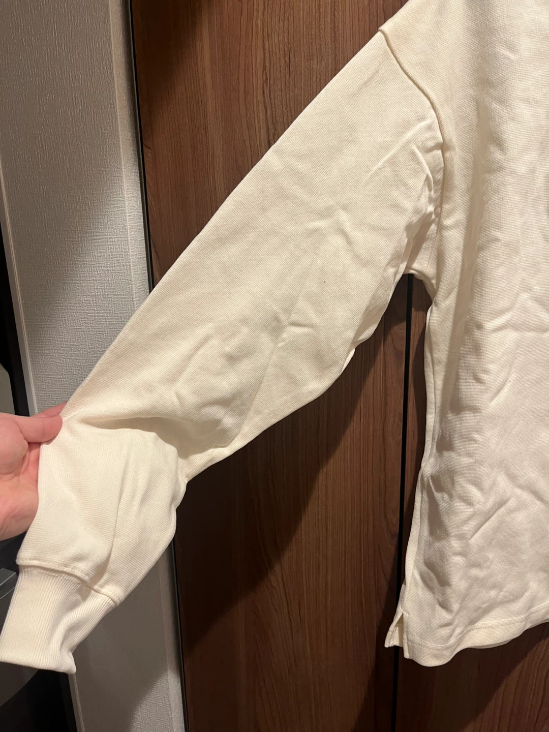 コンバース　メンズ　ロングTシャツ　ポリエステル素材　ホワイトの写真4枚目