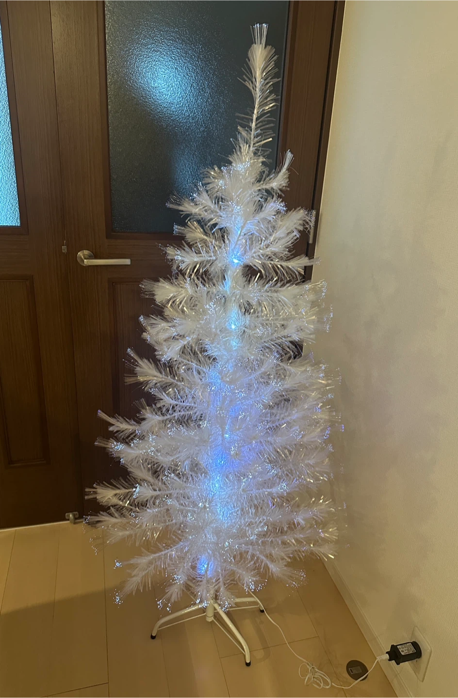 新品同様✨ 白&青LEDライト　上品な光　ホワイトクリスマスツリー 約150cm