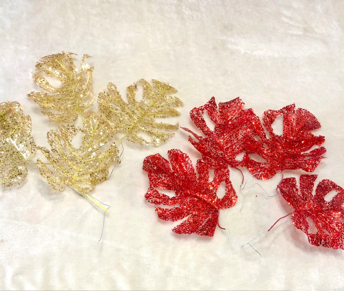 🌹✨🌟葉の飾り、赤と金🌟✨