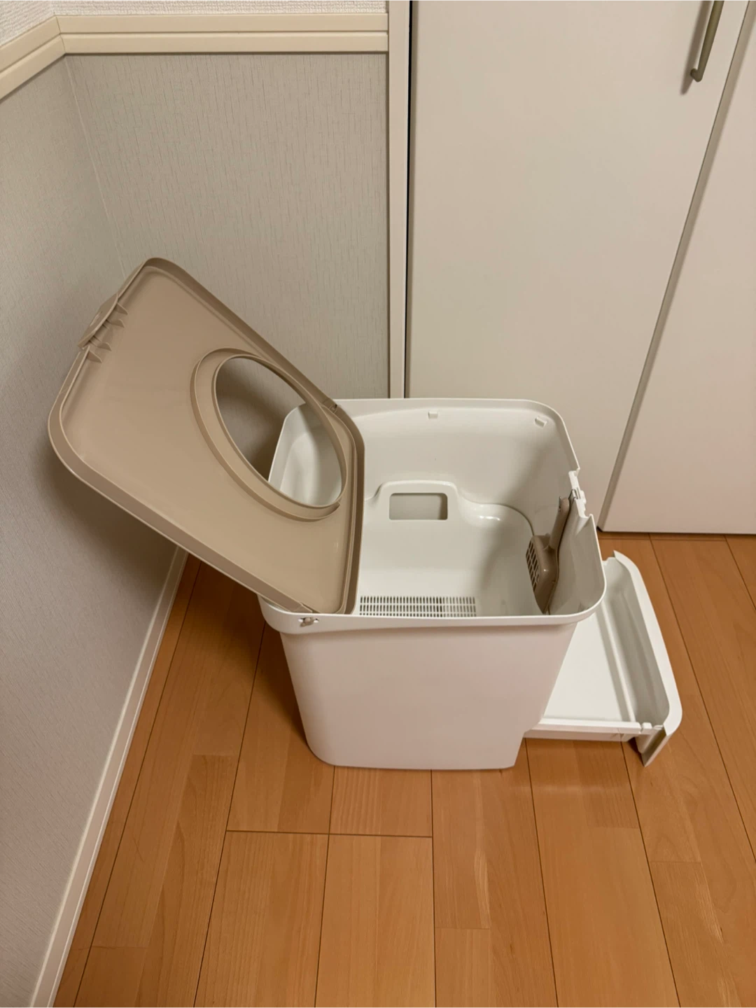 【最終値下げ※譲ります0円】ペット用トイレ(上から入る式)の写真2枚目