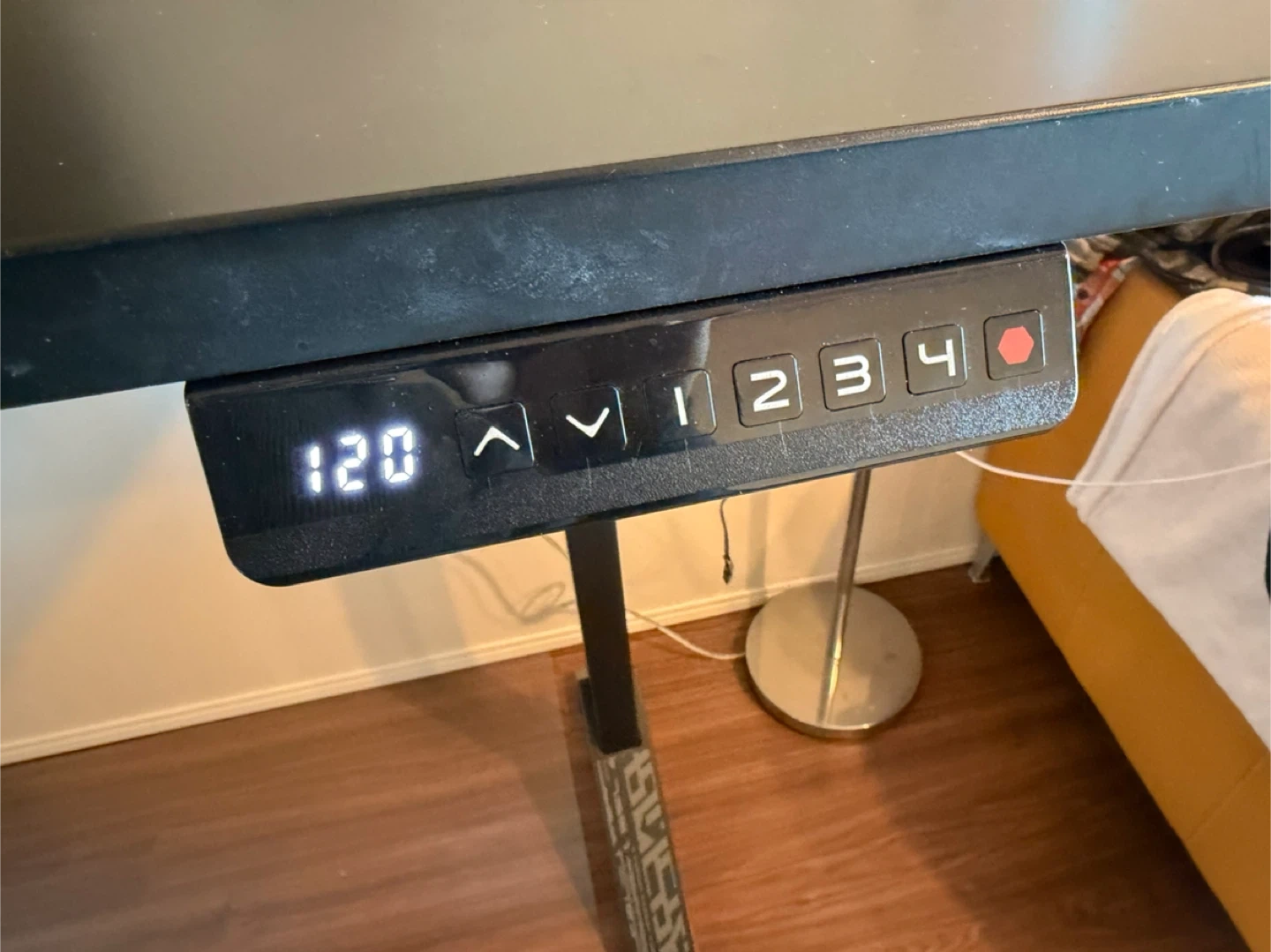 IKEA UPPSPEL 電動昇降ゲーミングデスク 120cm×80cmの写真4枚目