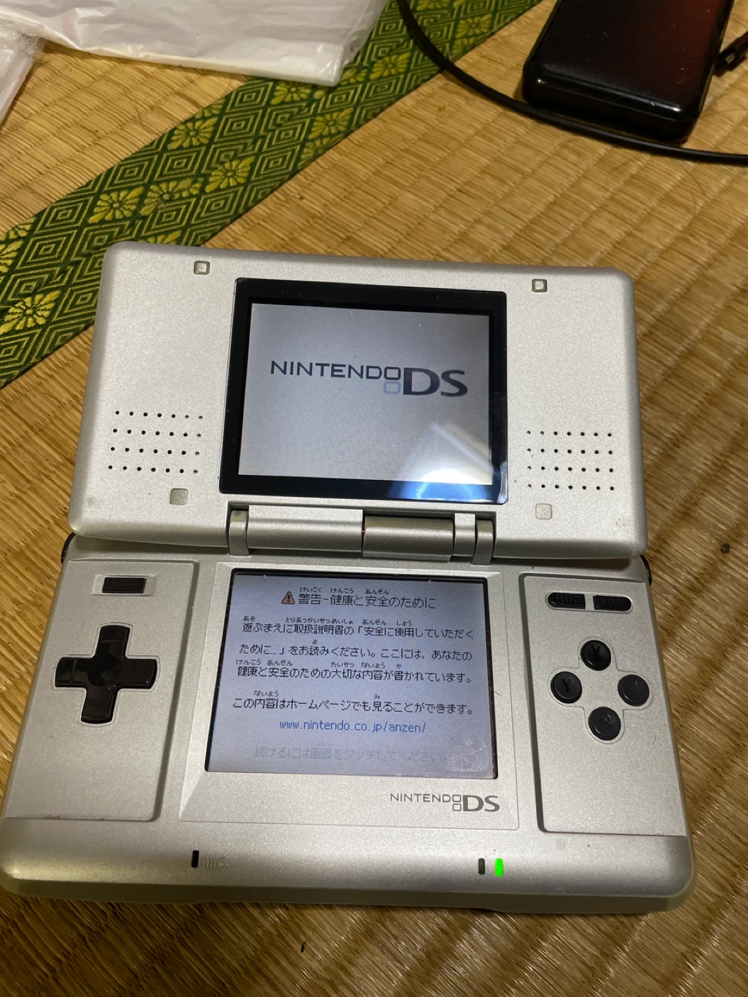 ニンテンドーDS 本体の写真3枚目