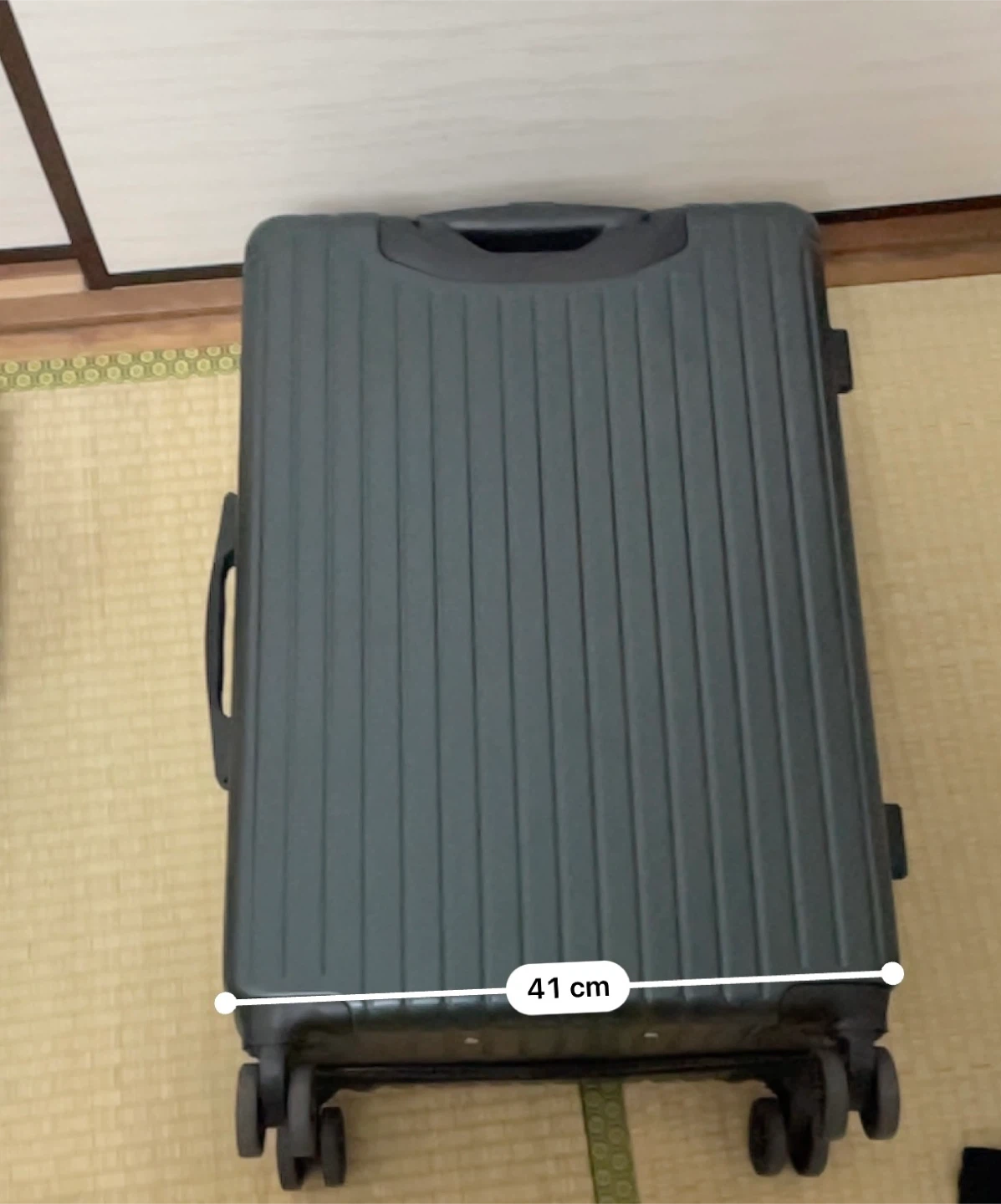 スーツケースの写真9枚目