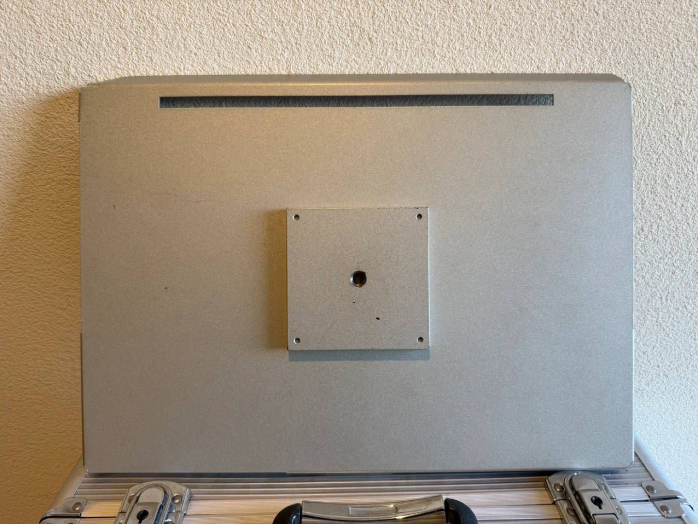 三脚固定式 ロケ用MacBook支持台 銀一特注品の写真2枚目