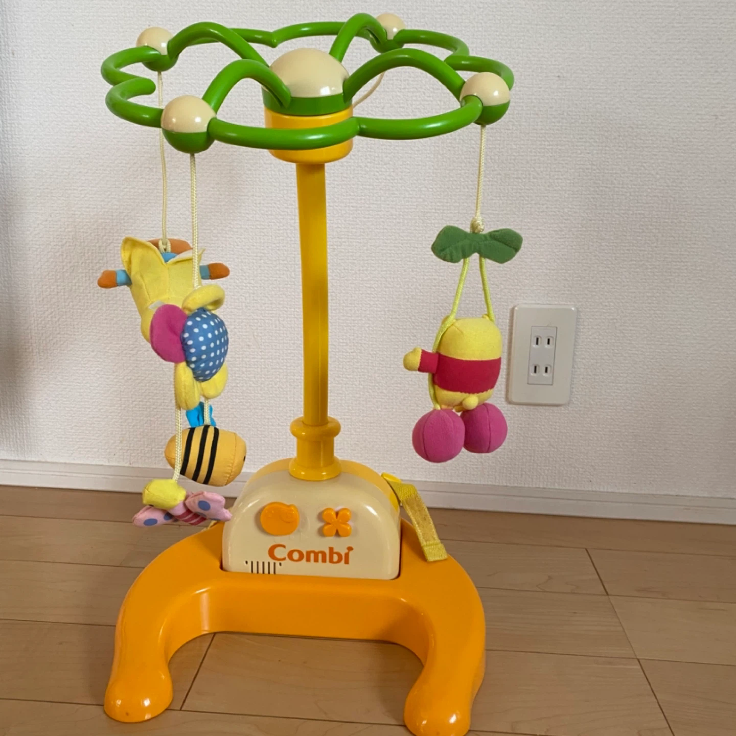 Combi ベビージム おもちゃ　森のすやすやメリー 赤ちゃん