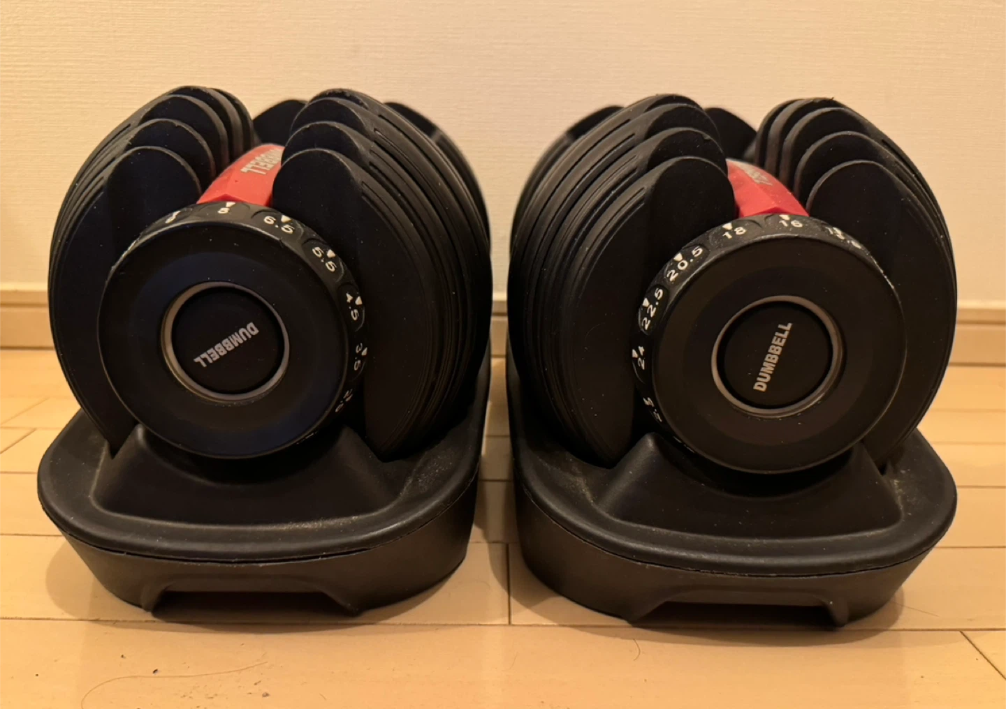 ダンベル 可変式 24kg 2個、衝撃吸収マットの写真3枚目