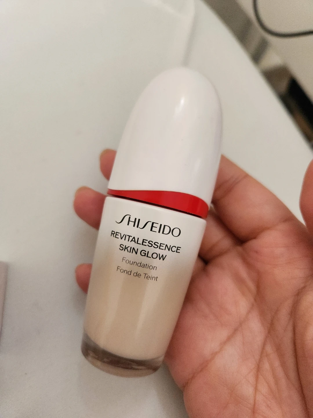 資生堂 リバイタ essence skin glow ファンデーションの写真2枚目