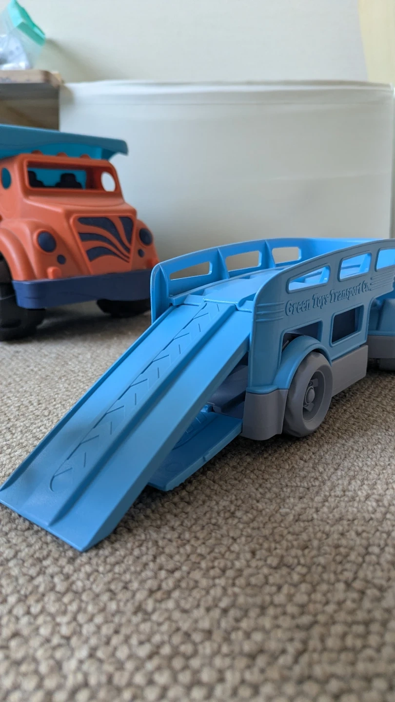 グリーントイズ 車のおもちゃ2点セットの写真3枚目