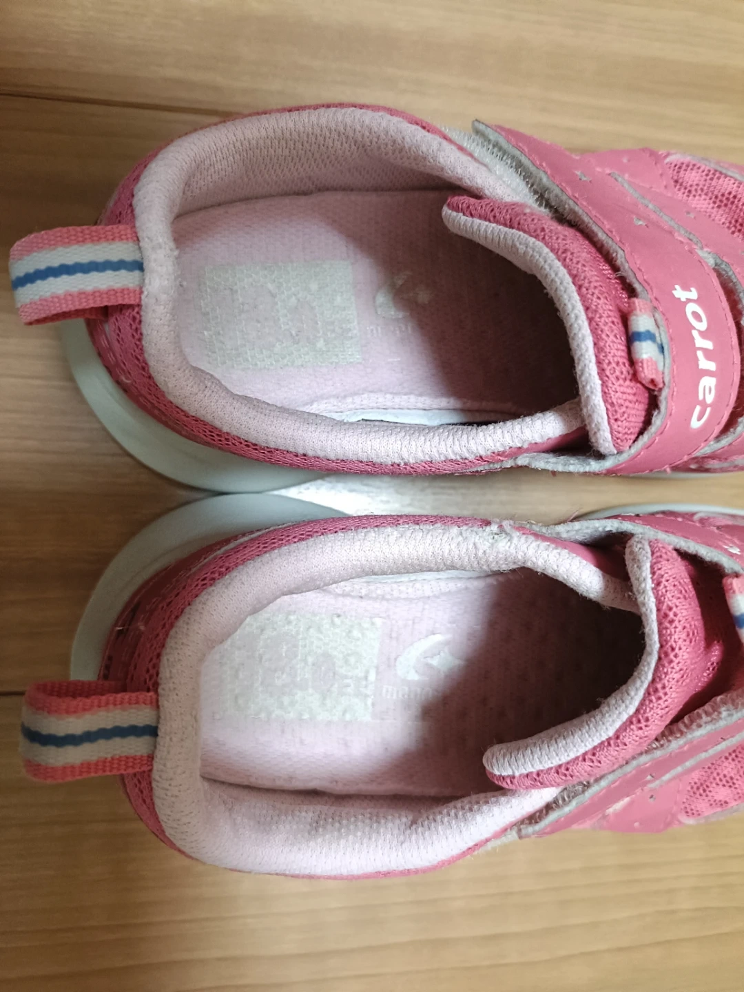 キャロット キッズシューズ ピンクの写真3枚目