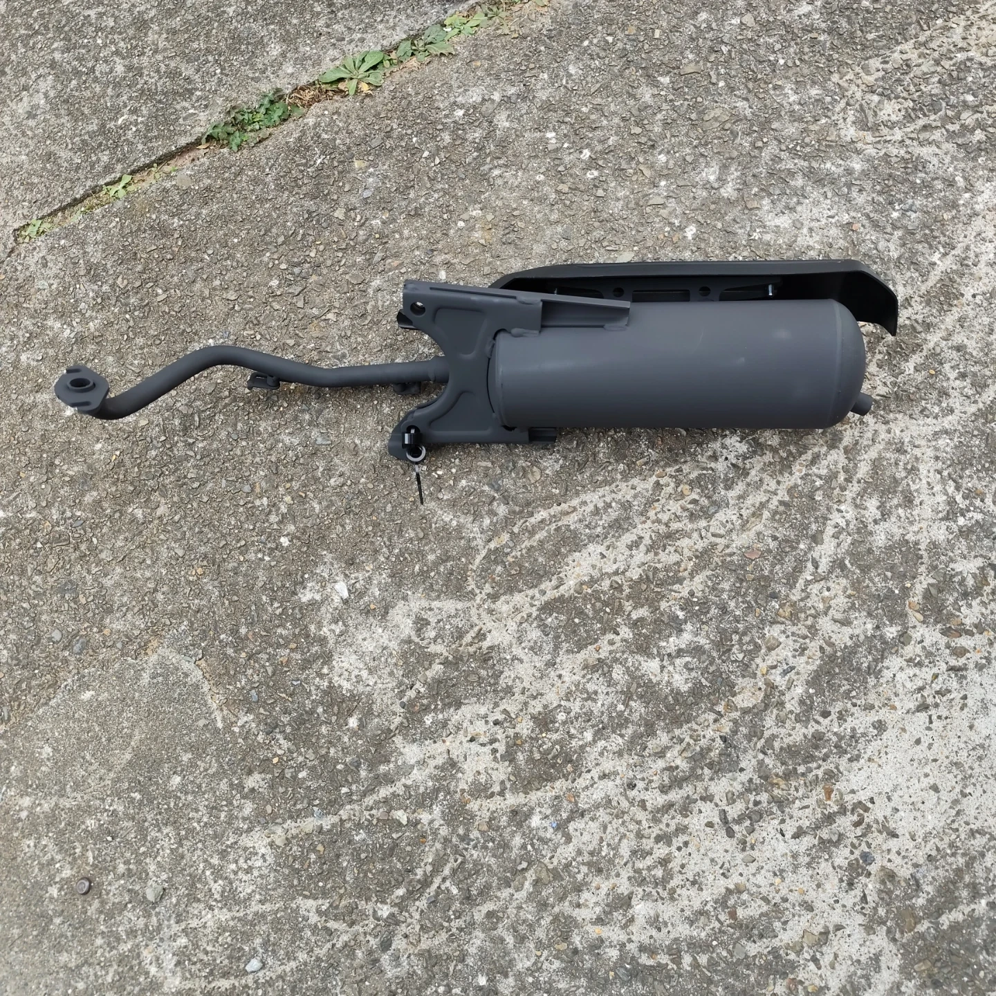 HONDA  TODAY  AF67/AF68ノーマルタイプマフラー新品未使用の写真3枚目