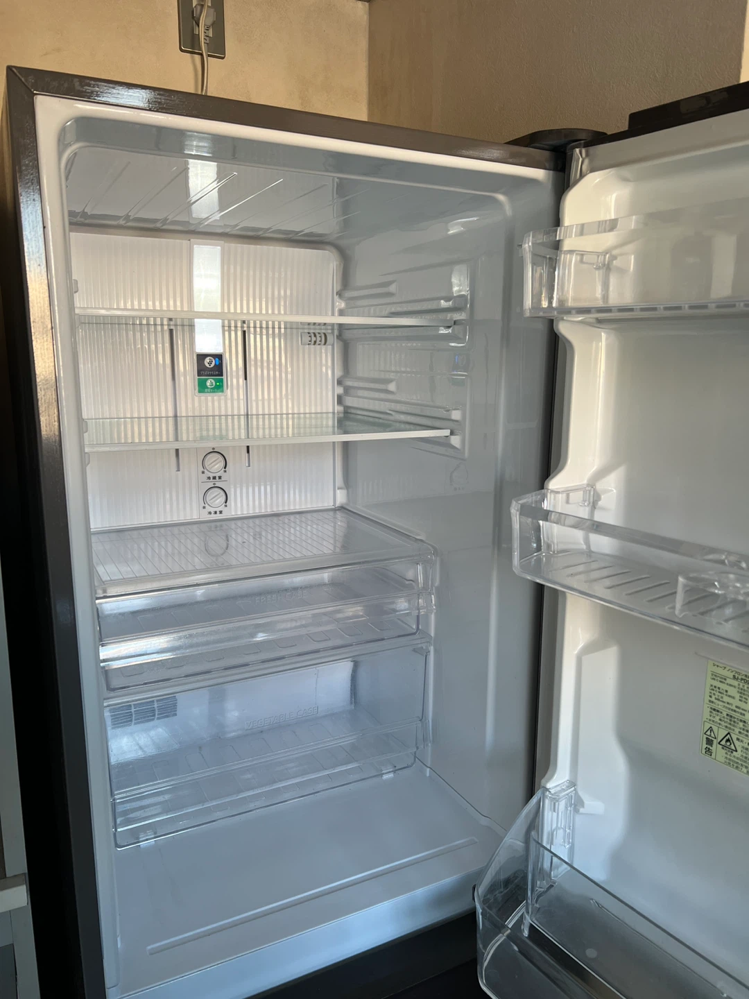 シャープ 冷蔵庫 受け渡し場所は三軒茶屋の写真2枚目