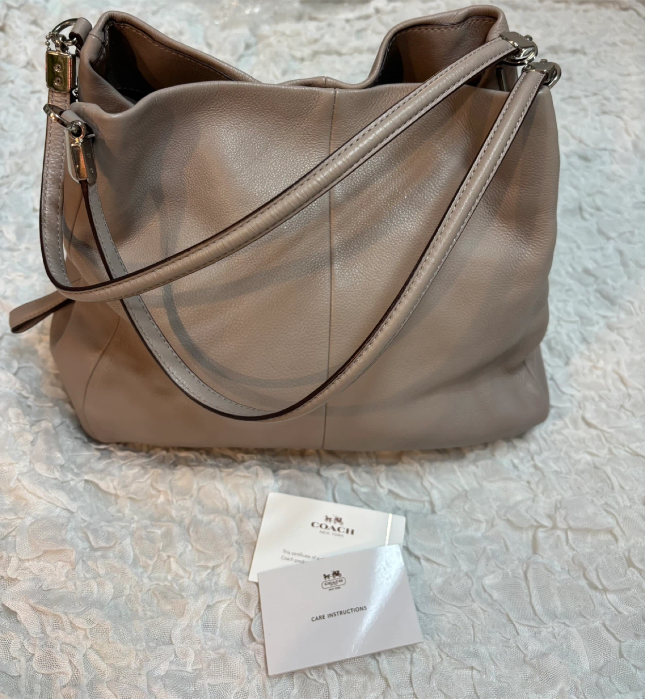 COACH  マディソンレザーフィービー　中古美品