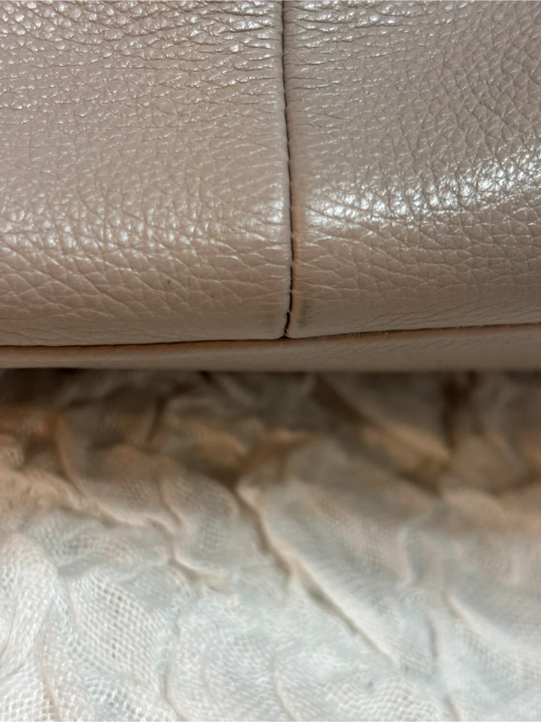 COACH  マディソンレザーフィービー　中古美品の写真5枚目