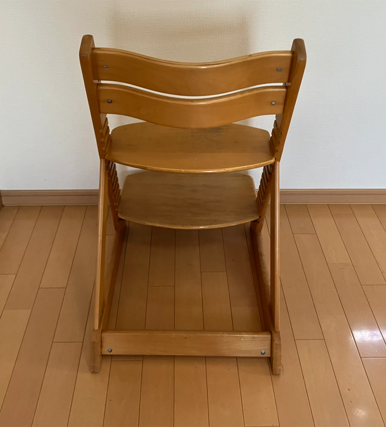 木製ベビー用ハイチェアの写真4枚目