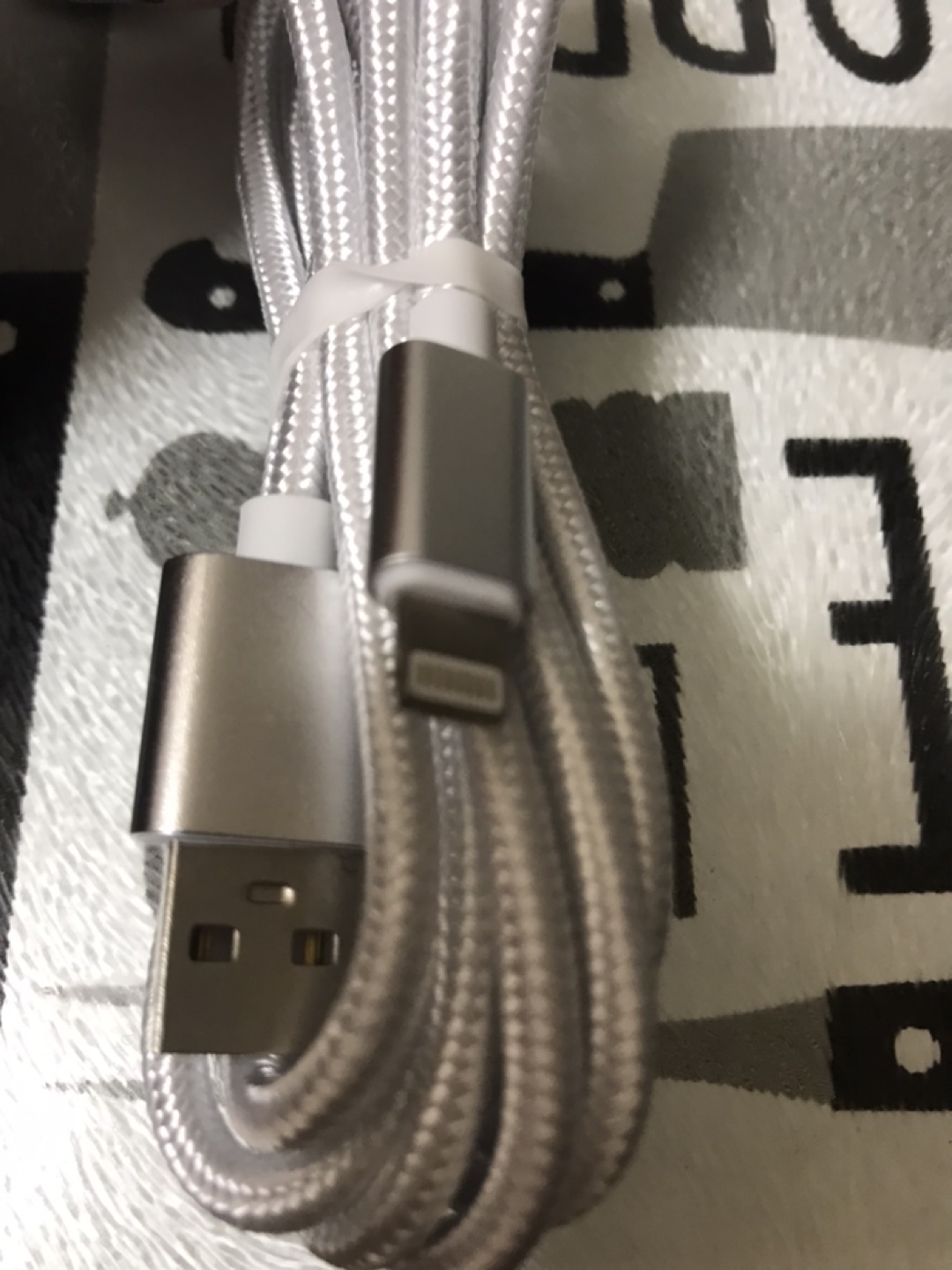 iPhone充電ケーブル　2m