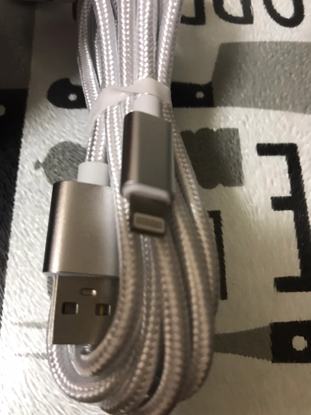 iPhone充電ケーブル 2m