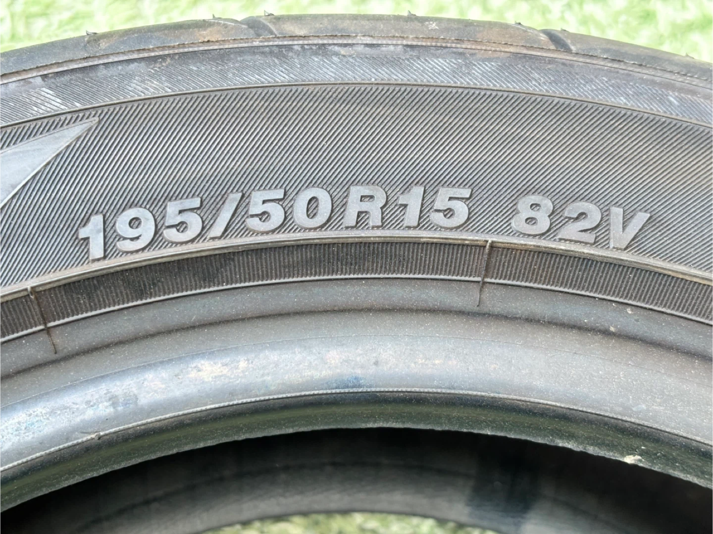 ヨコハマ ADVAN NEOVA AD08 R 195/50R15 タイヤ 2本セットの写真2枚目