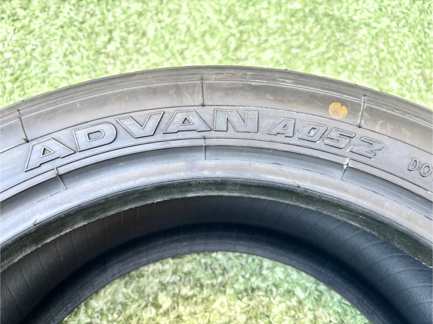 ヨコハマ ADVAN A052 タイヤ 195/50R15の写真3枚目