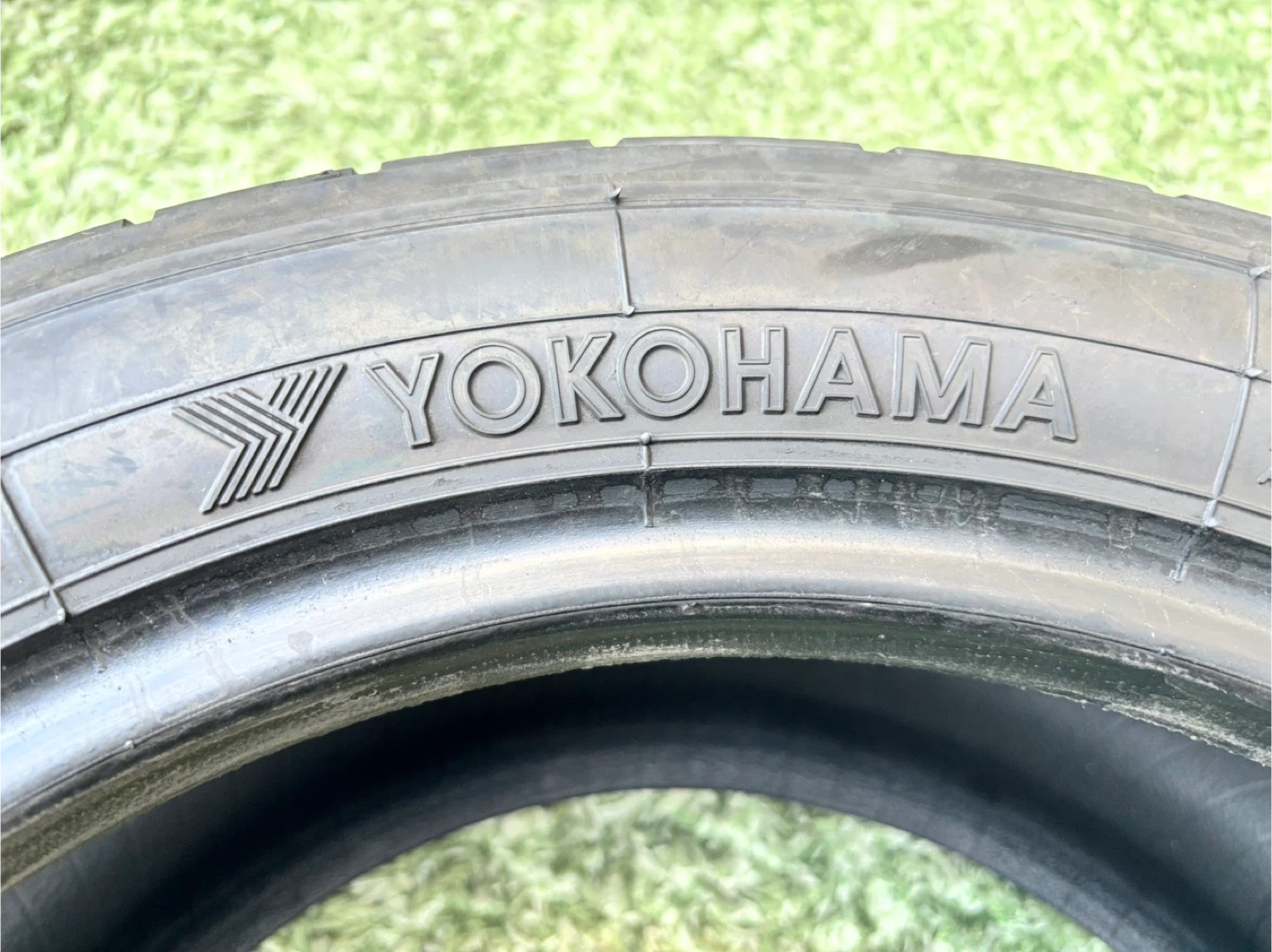 ヨコハマ ADVAN A052 タイヤ 195/50R15の写真4枚目